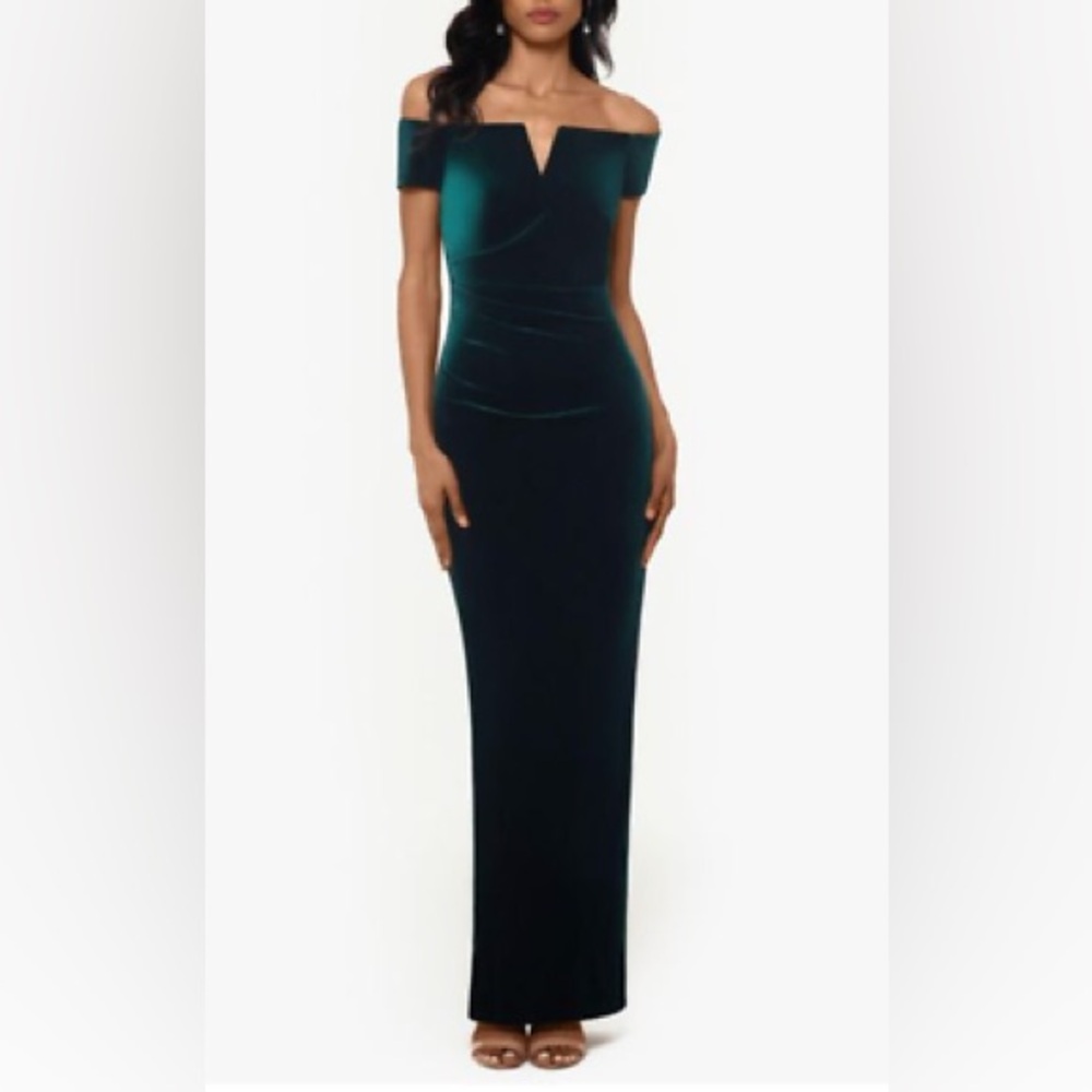 Xscape HEMMED Velvet Dark Green Dress size 4